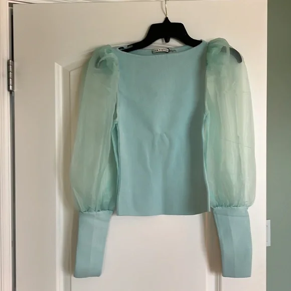 NWT alice and Olivia top - Picture 3 of 3